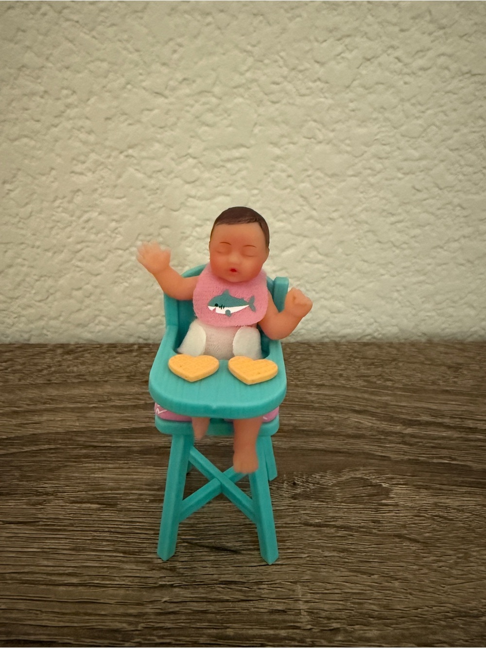 Zuru My Mini Baby Series 2 Brown Hair Baby In Teal High Chair with Heart Waffles